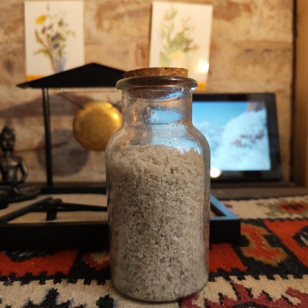 Keltisches Salz Sel Gris, grau und feucht, aus Guérande Bretagne